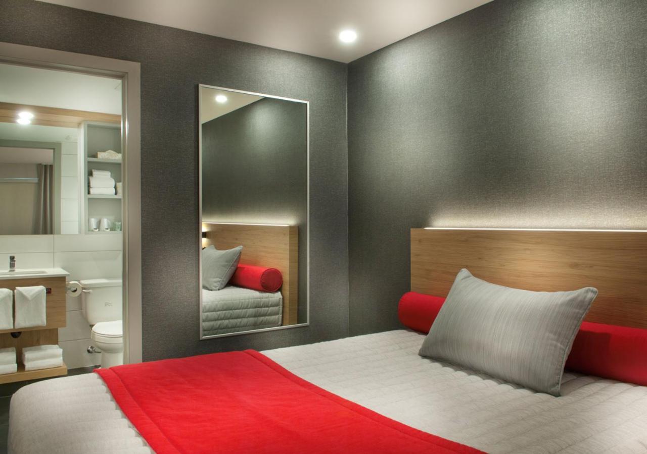 Ramada By Wyndham Laval Hotel Екстериор снимка